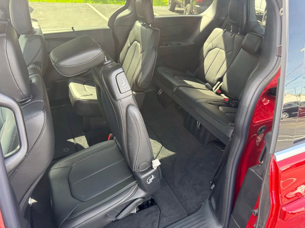 New 2027 Chrysler Pacifica Select FWD image 35
