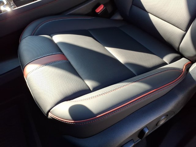 New 2027 Chevrolet Traverse RS w/ LPO, Floor Liner Package AWD/4WD image 20