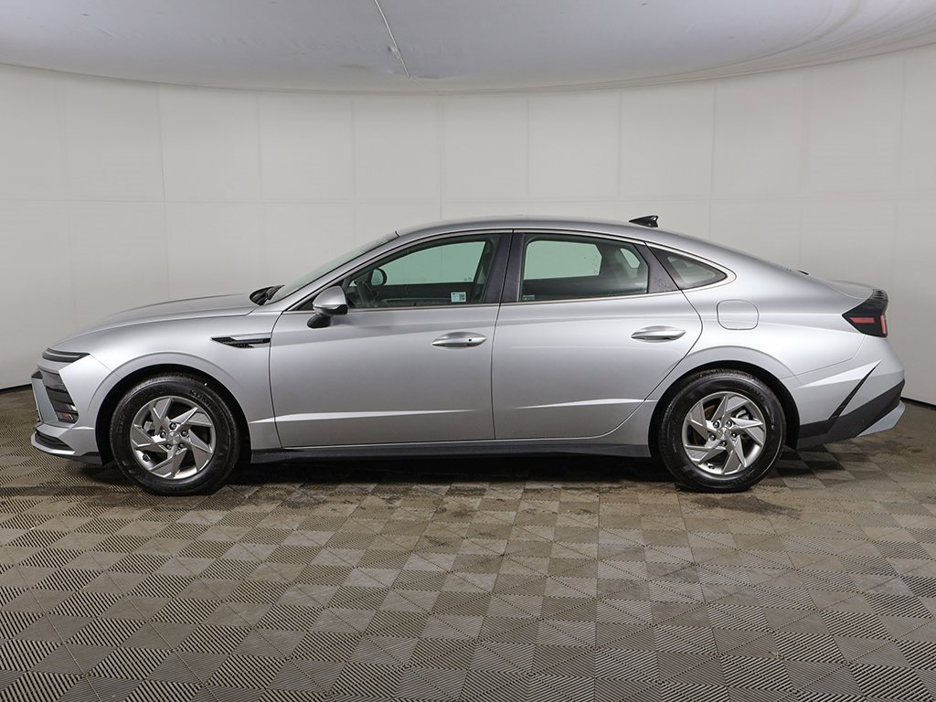 Certified 2025 Hyundai Sonata SE image 11