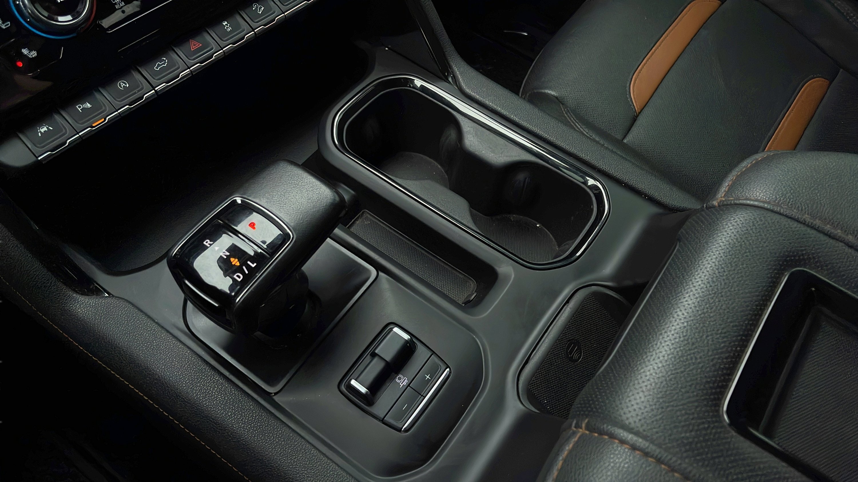 Used 2022 GMC Sierra 1500 AT4 w/ AT4 Premium Package image 22