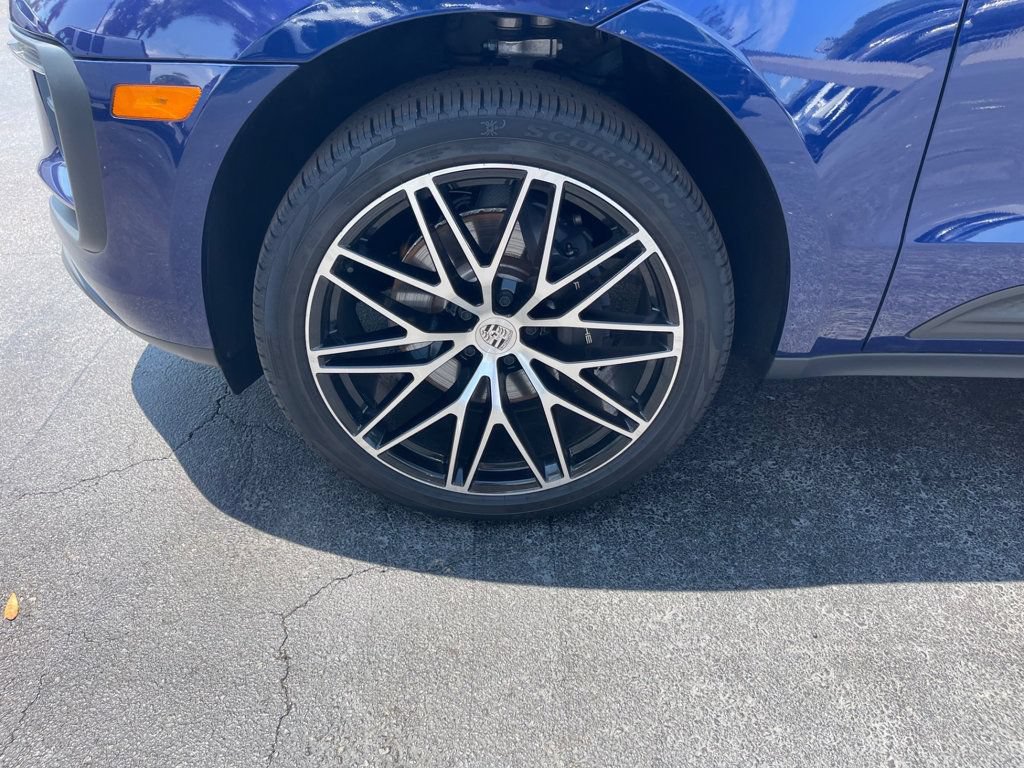 Used 2026 Porsche Macan Turbo AWD/4WD image 10