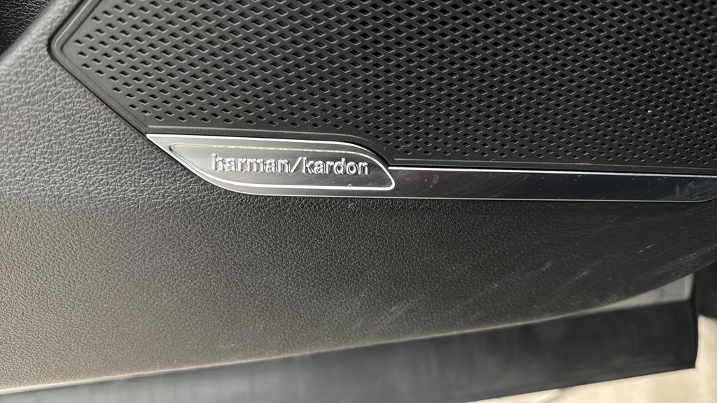 Used 2025 Kia Sportage SX image 40