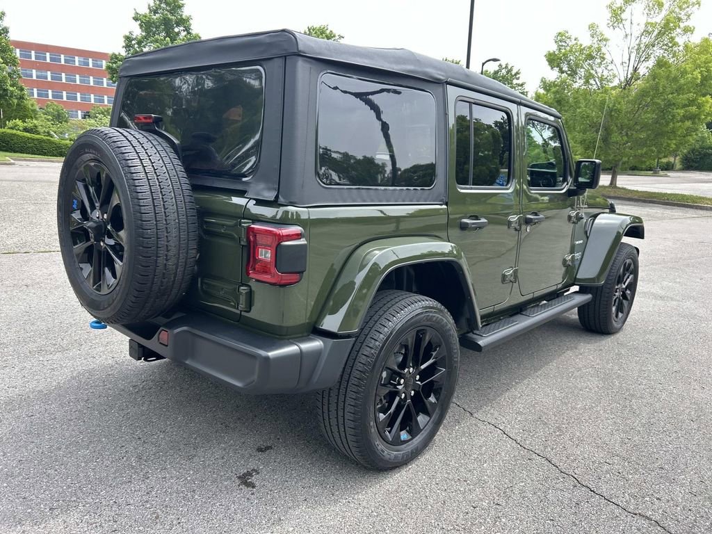 Used 2023 Jeep Wrangler Unlimited Sahara w/ Cold Weather Group AWD/4WD image 7