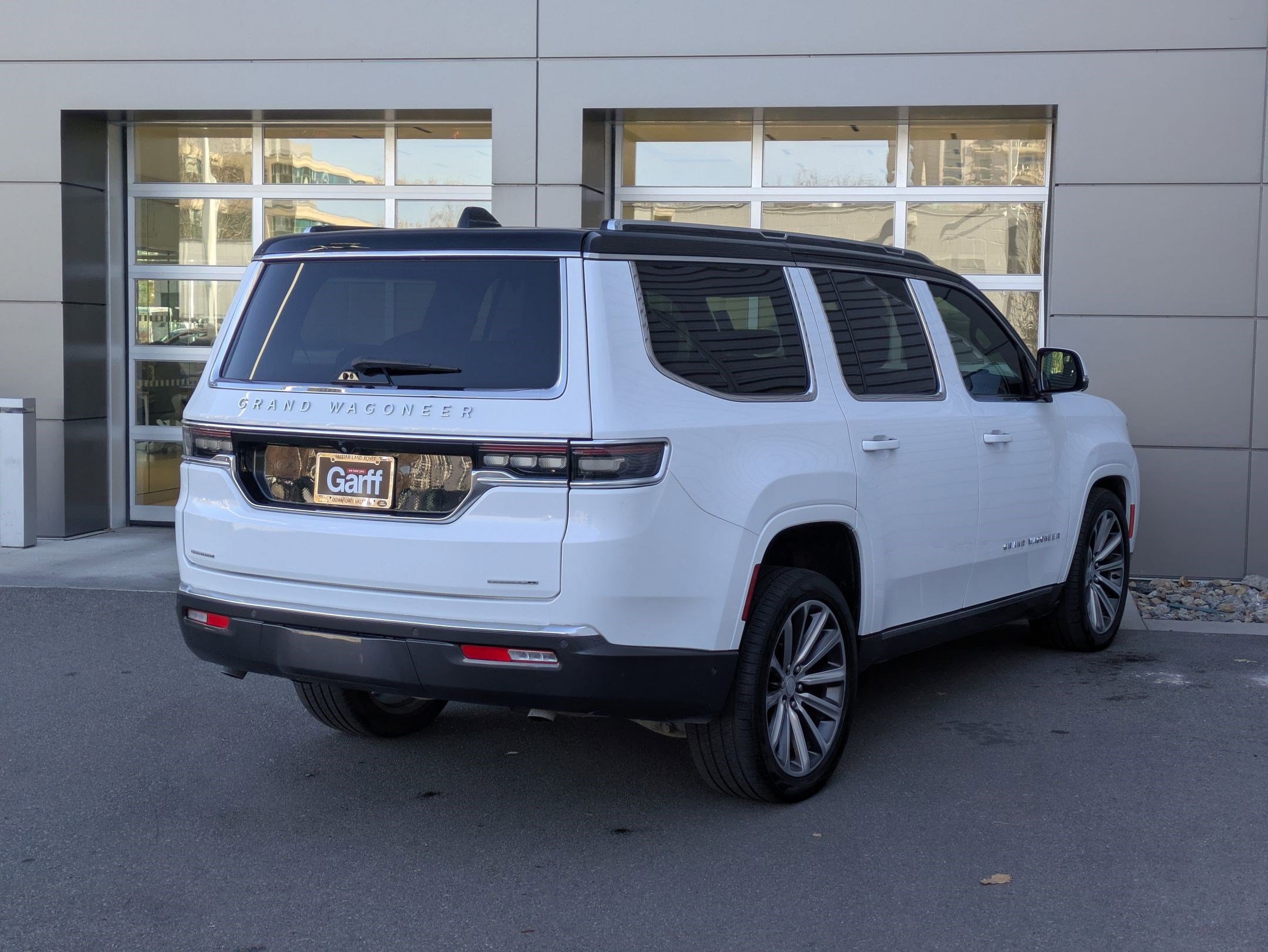 Used 2022 Jeep Grand Wagoneer Series II w/ Convenience Group III image 5