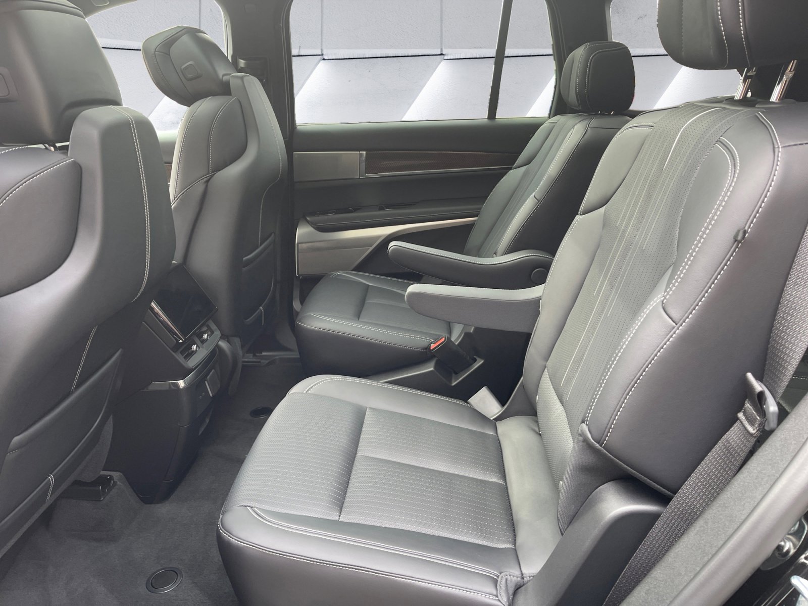 Used 2026 Cadillac Vistiq Sport w/ LPO, Floor Liner Package image 14