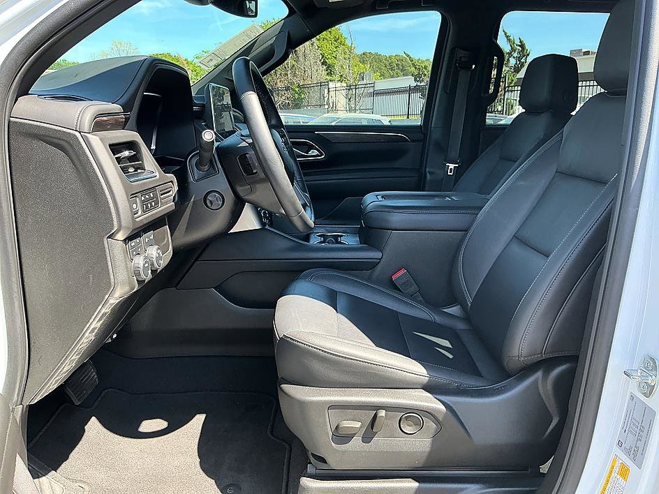Used 2024 Chevrolet Suburban Z71 w/ Luxury Package AWD/4WD image 12
