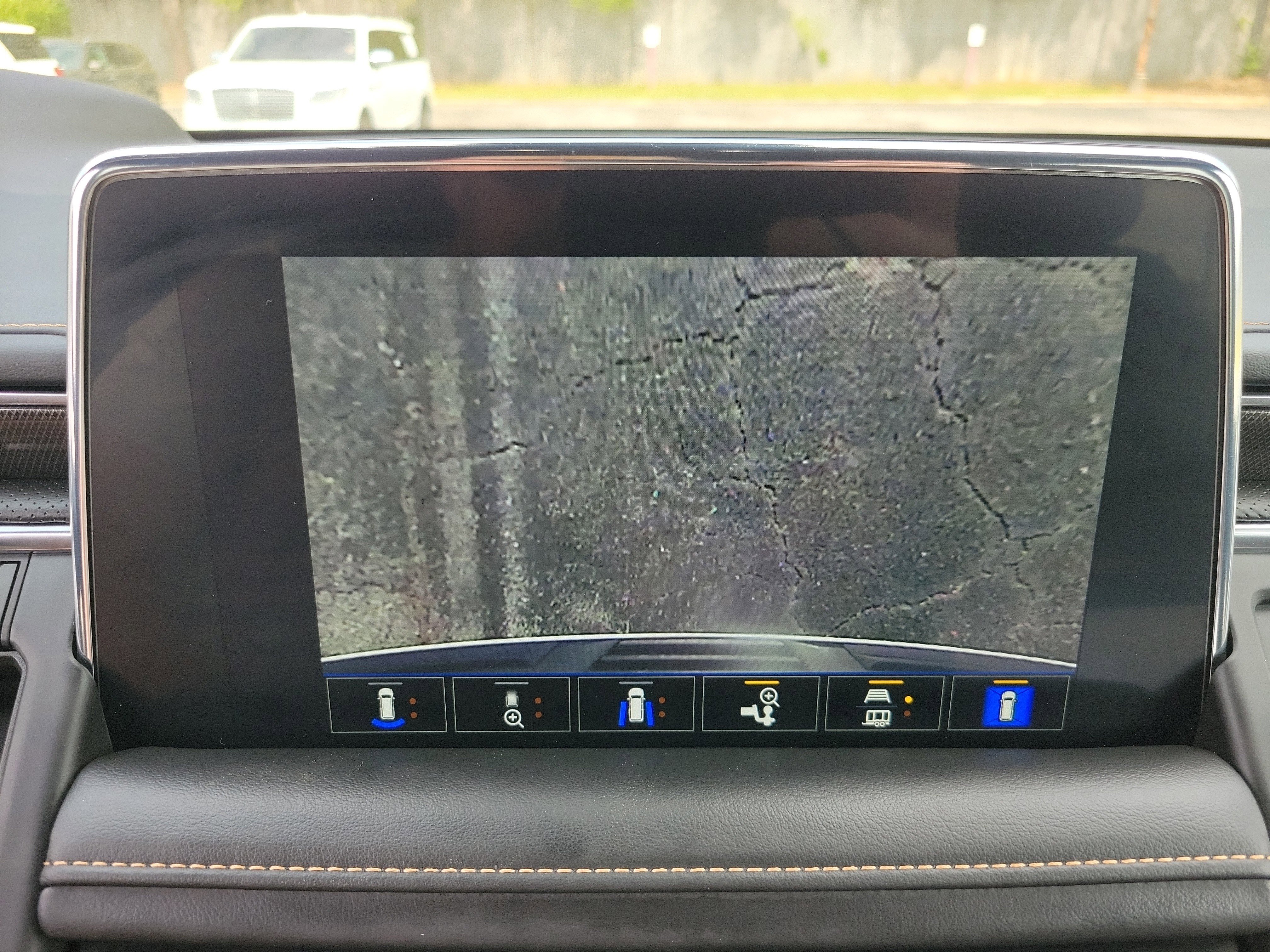 Used 2023 GMC Yukon AT4 image 18