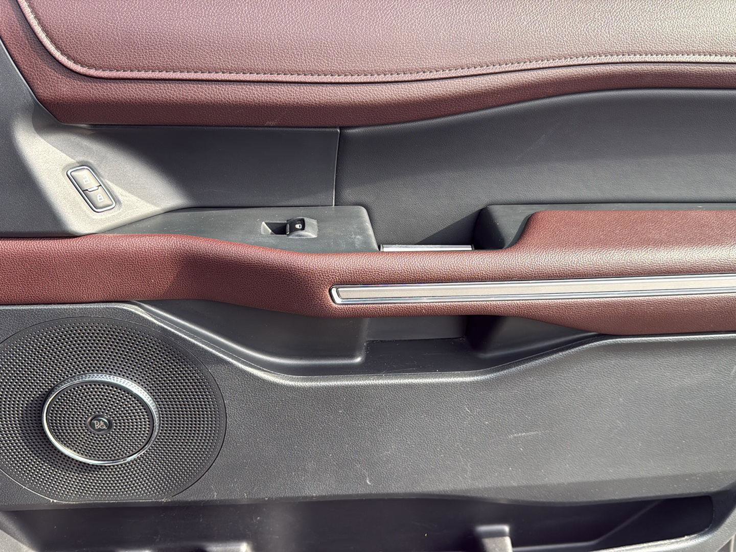 Used 2023 Ford Expedition Max Limited image 28