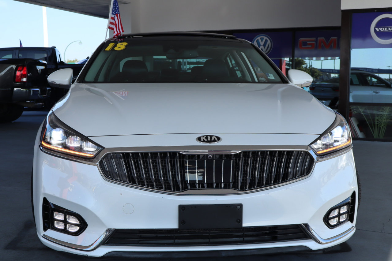 Used 2018 Kia Cadenza Limited image 11