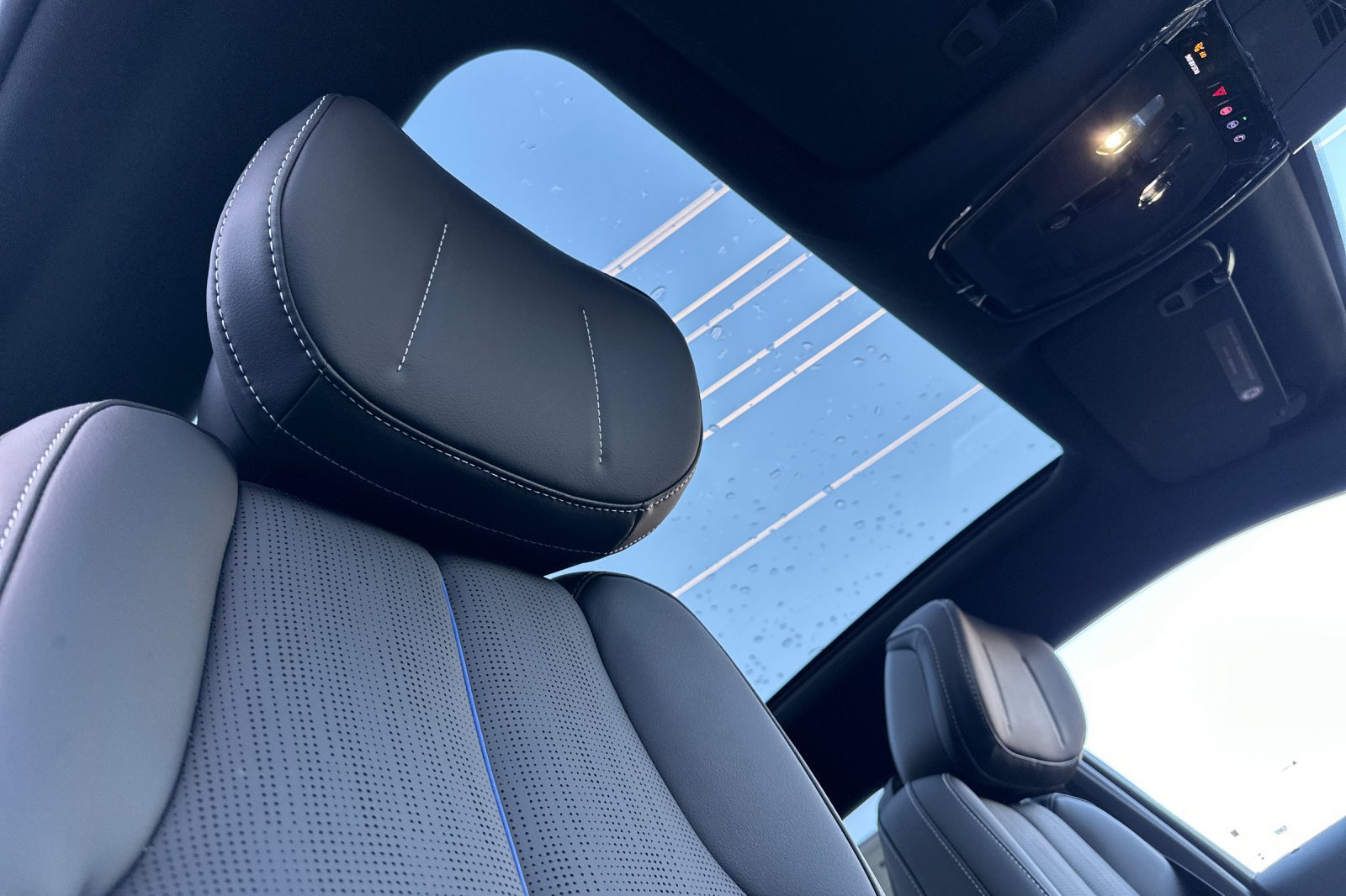 Used 2026 Cadillac Lyriq Luxury RWD image 16