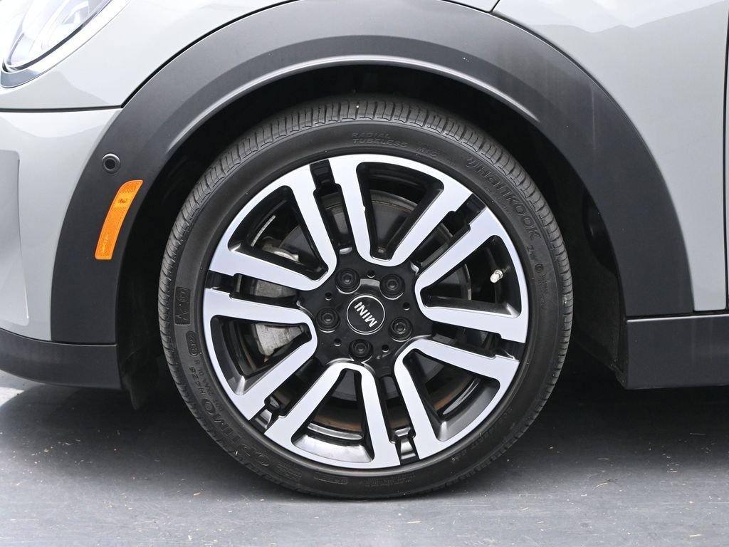 Used 2023 MINI Cooper S w/ Driver Assistance Package image 28