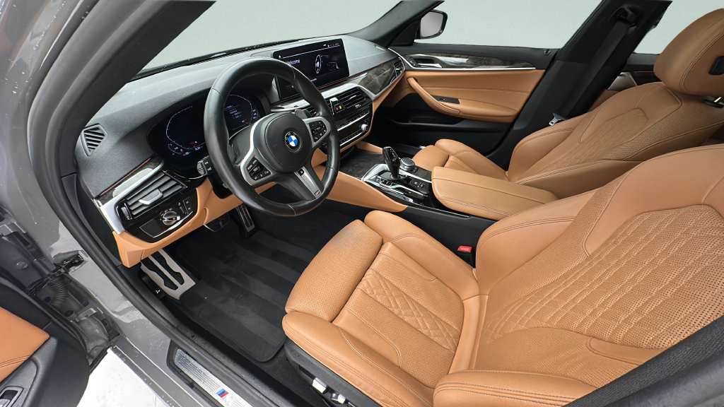 Used 2022 BMW 530i xDrive w/ M Sport Package AWD/4WD image 11