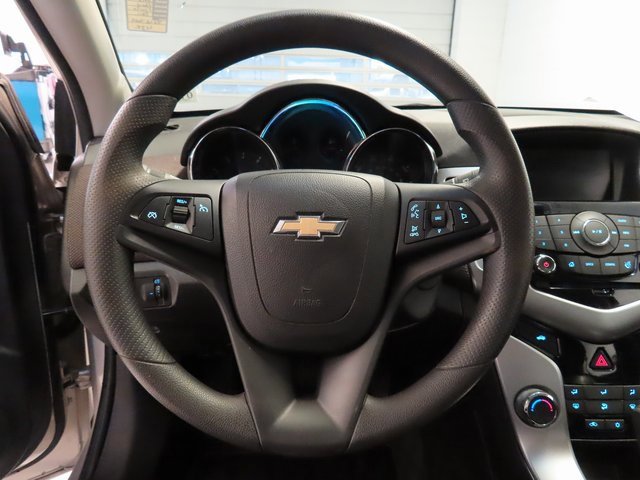 Used 2016 Chevrolet Cruze LT image 8