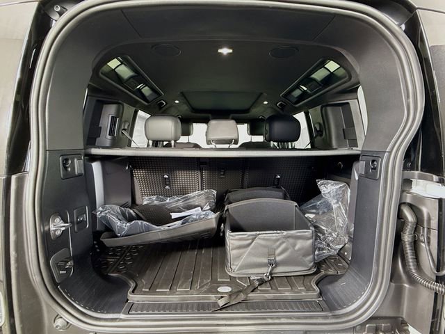 Certified 2025 Land Rover Defender 110 V8 image 28