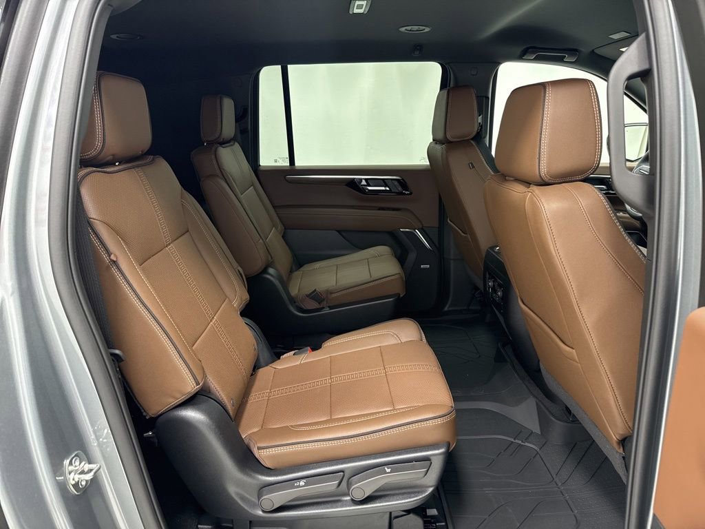 New 2025 Chevrolet Suburban High Country image 12