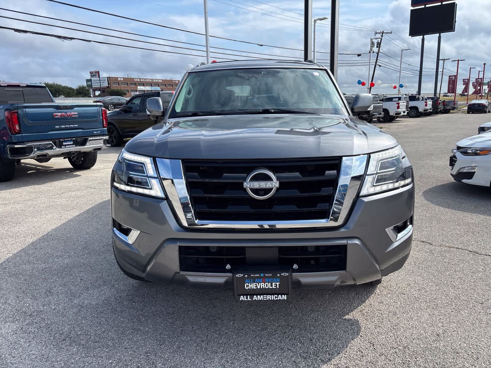 Used 2023 Nissan Armada SL w/ Captain's Chairs Package AWD/4WD image 2