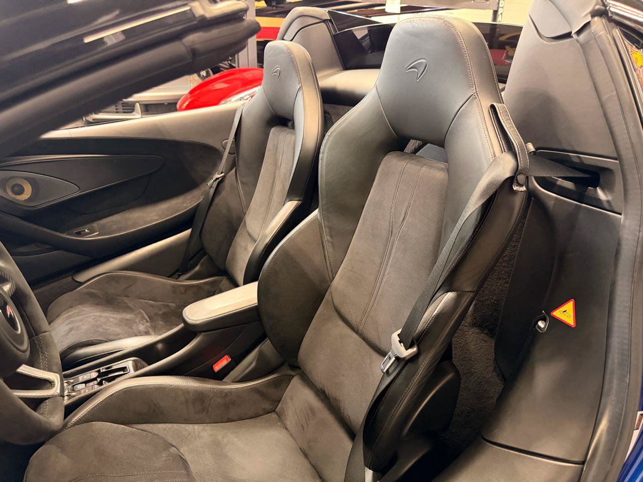 Used 2018 McLaren 570S Spider RWD image 16