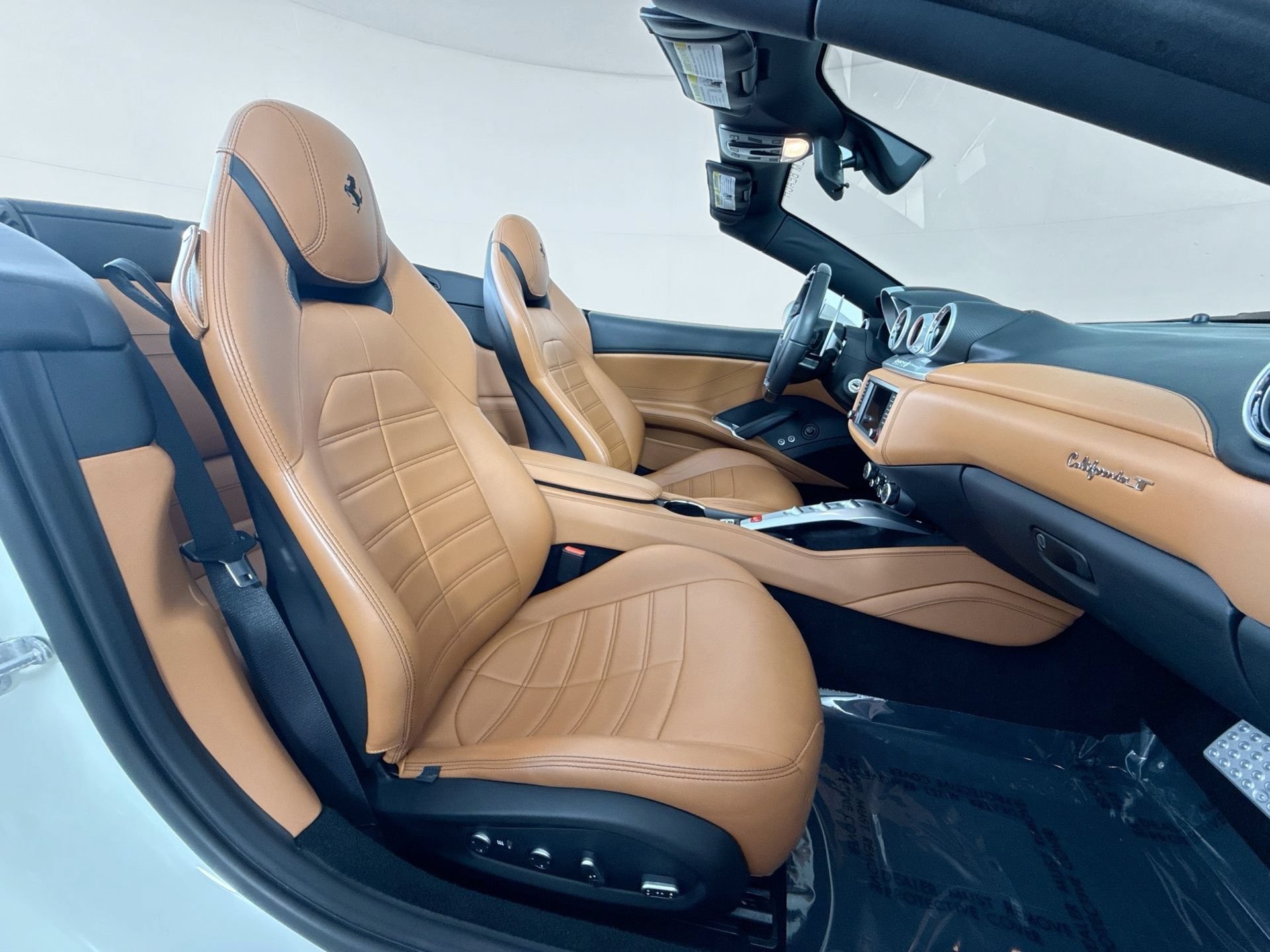 Certified 2017 Ferrari California T RWD image 23