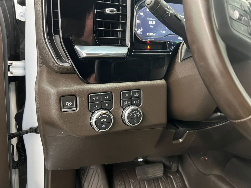 Used 2024 GMC Sierra 1500 SLT AWD/4WD image 24