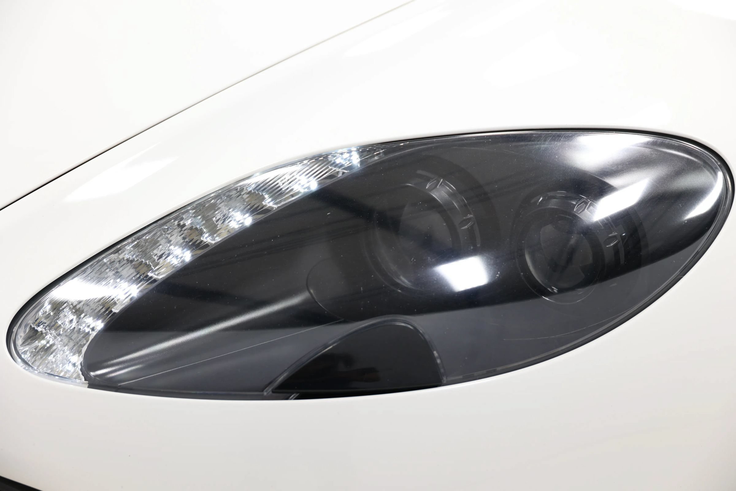 Used 2016 Aston Martin V8 Vantage GT RWD image 76
