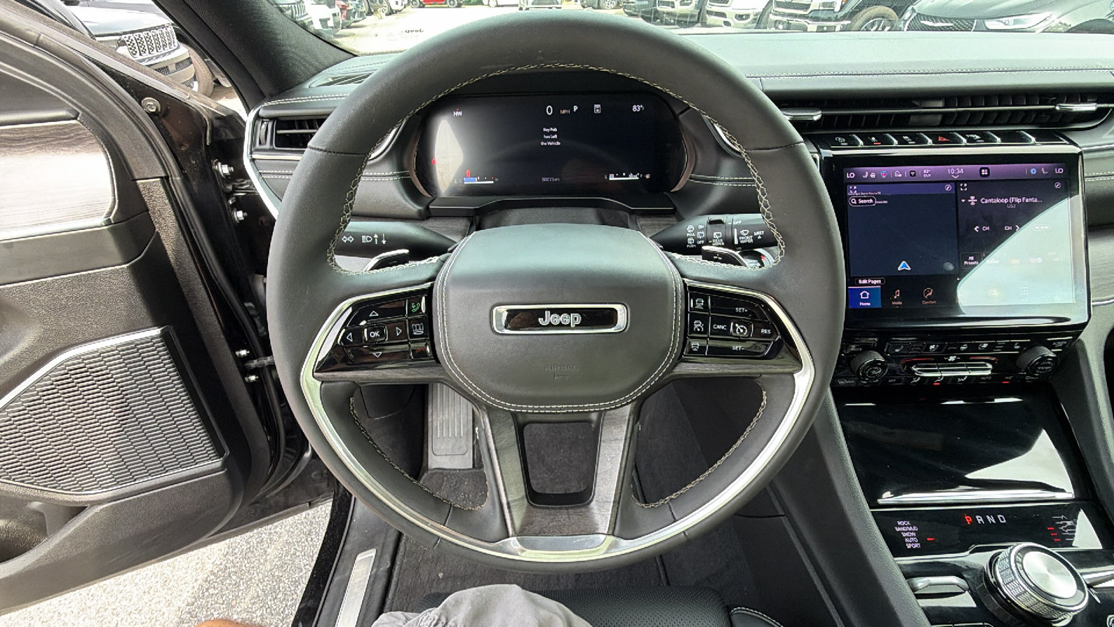Used 2025 Jeep Grand Cherokee L Overland w/ Luxury Tech Group IV AWD/4WD image 28