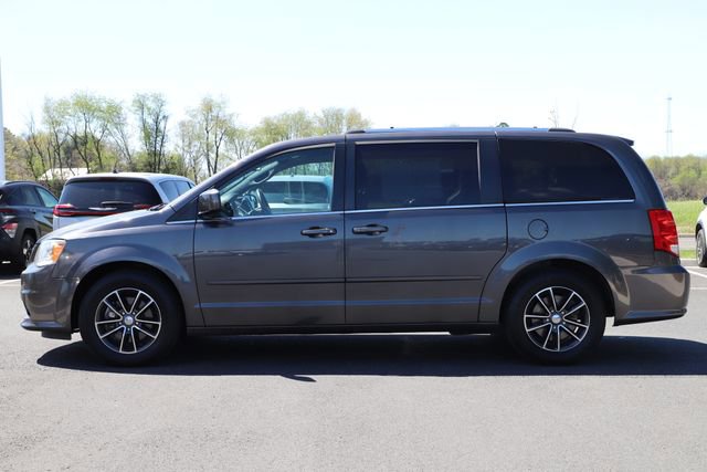 Used 2017 Dodge Grand Caravan SXT image 4