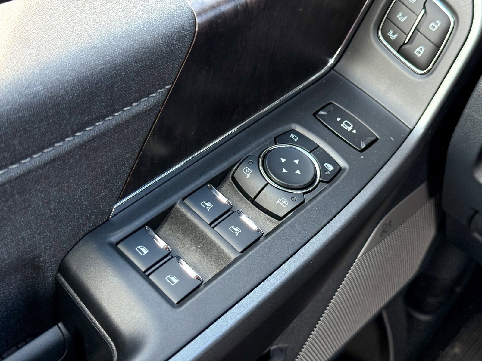 New 2026 Ford F350 Lariat w/ Black Appearance Package image 52