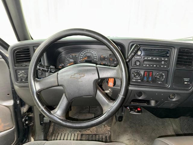 Used 2004 Chevrolet Silverado 2500 LS AWD/4WD image 18