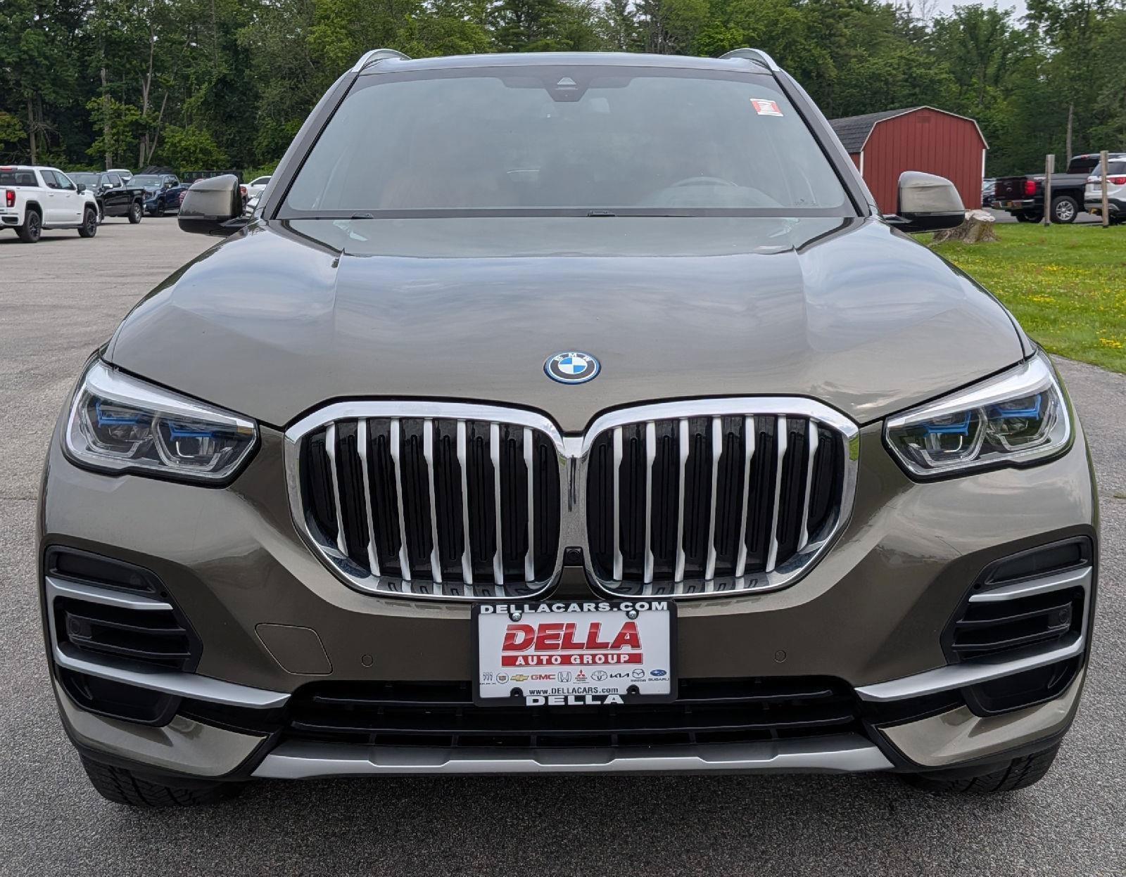 Used 2022 BMW X5 xDrive45e w/ Executive Package AWD/4WD image 2