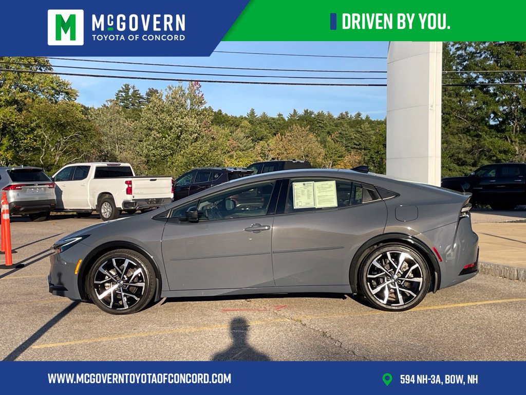 Used 2024 Toyota Prius Prime FWD image 2