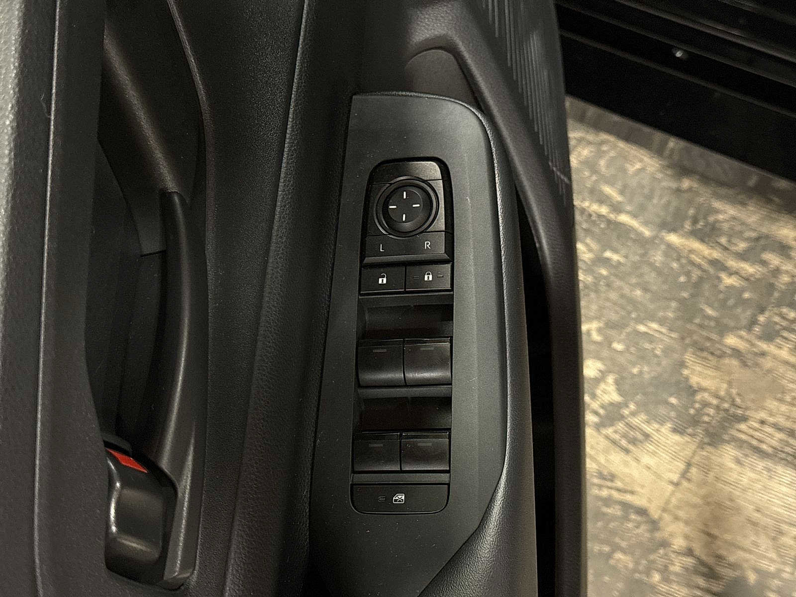 Used 2024 Toyota Prius Prime SE FWD image 22