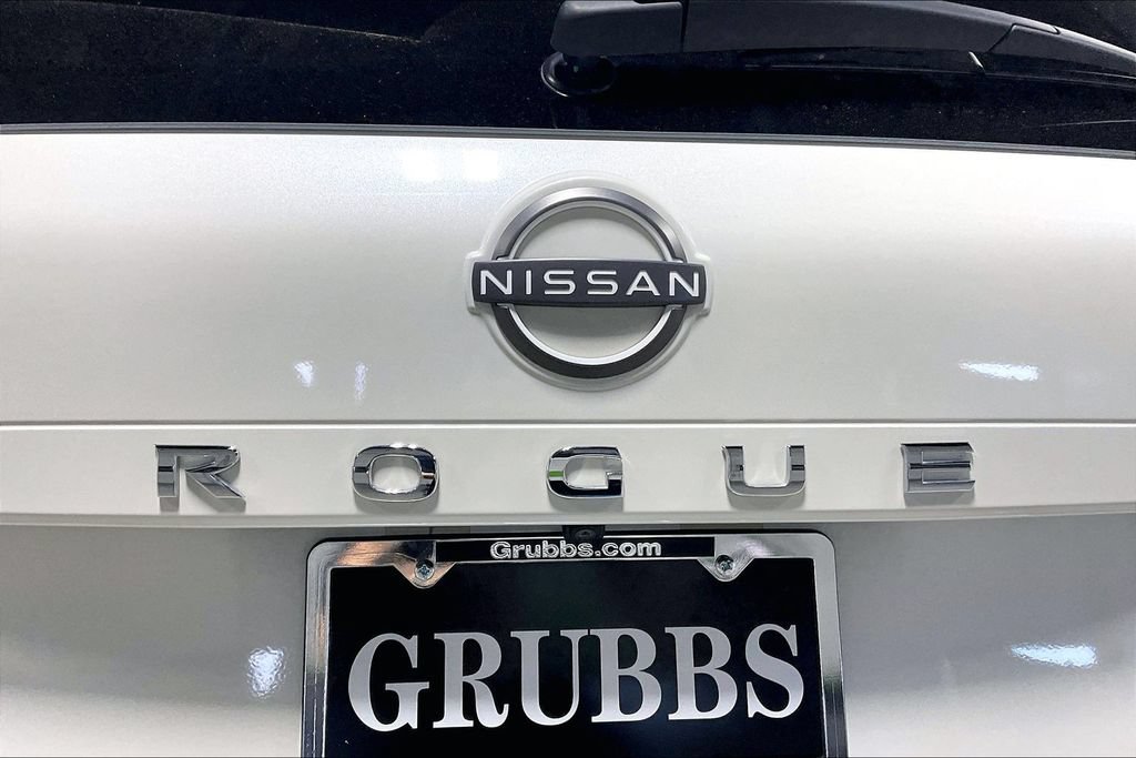 Used 2023 Nissan Rogue SV FWD image 35