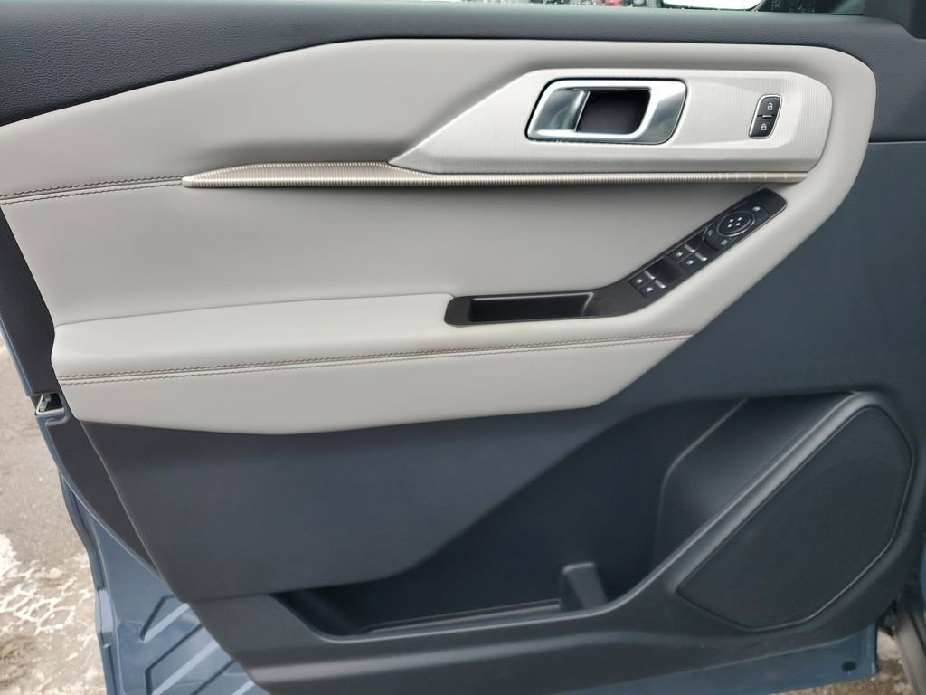 New 2026 Ford Explorer Active w/ Active Comfort Package image 24
