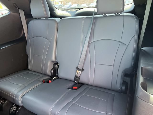 Used 2023 Buick Enclave Essence w/ Sport Touring Edition AWD/4WD image 13