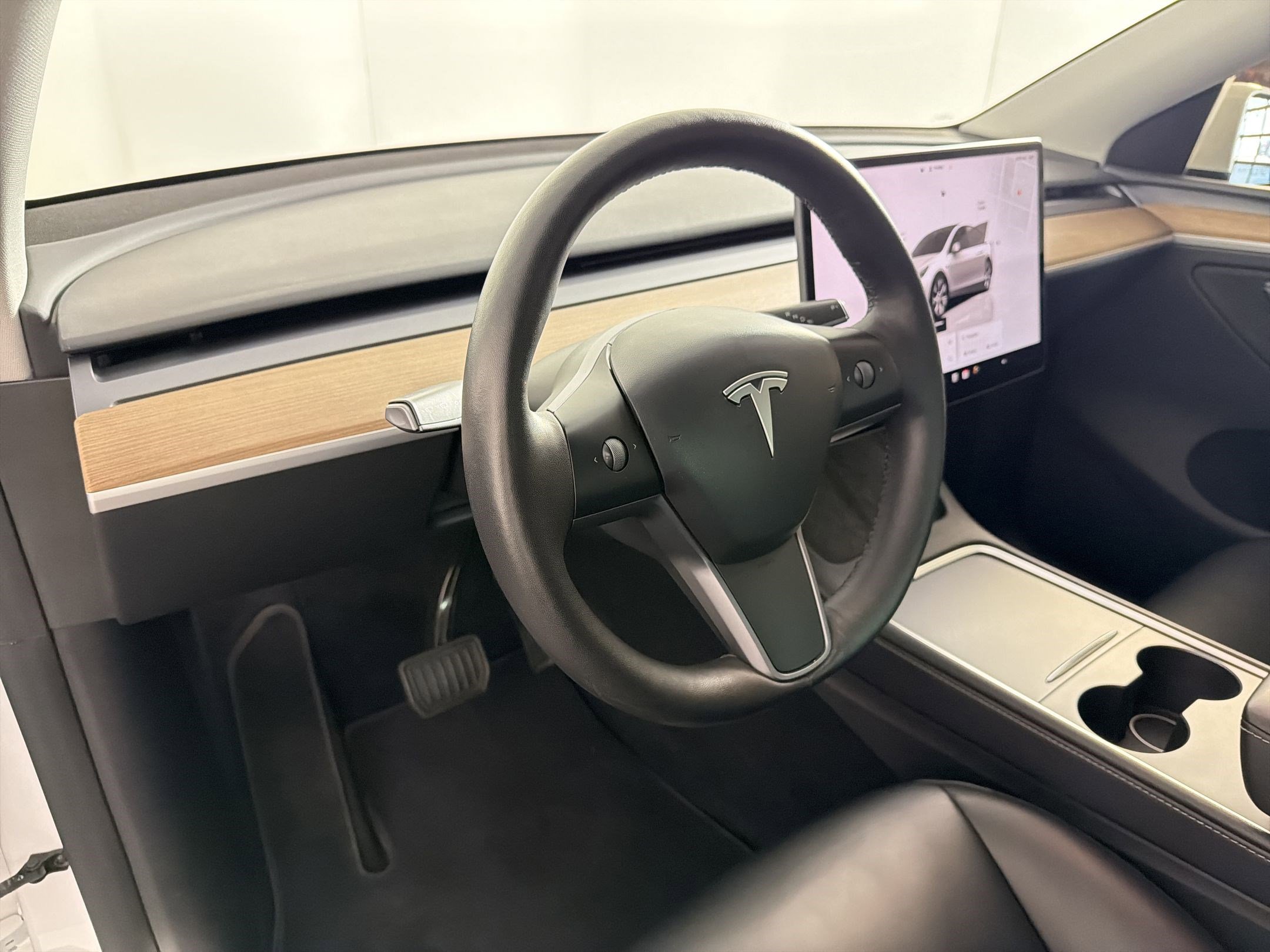 Used 2024 Tesla Model Y Long Range image 4