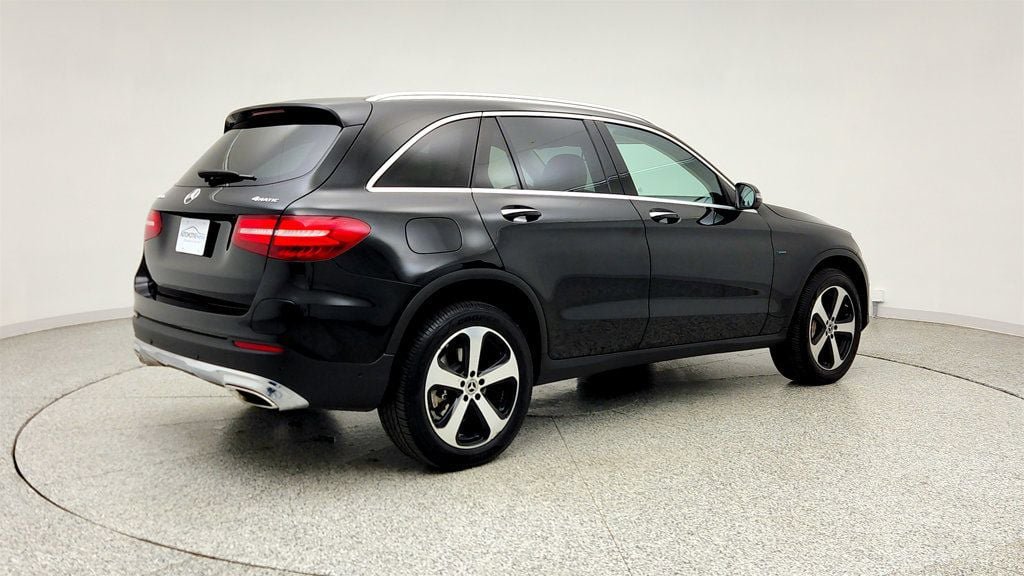 Used 2019 Mercedes-Benz GLC 350e 4MATIC image 5
