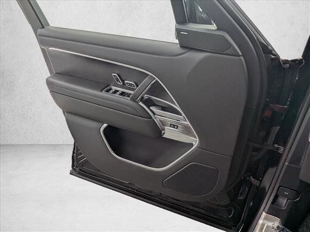 New 2025 Land Rover Range Rover Long Wheelbase SE image 11