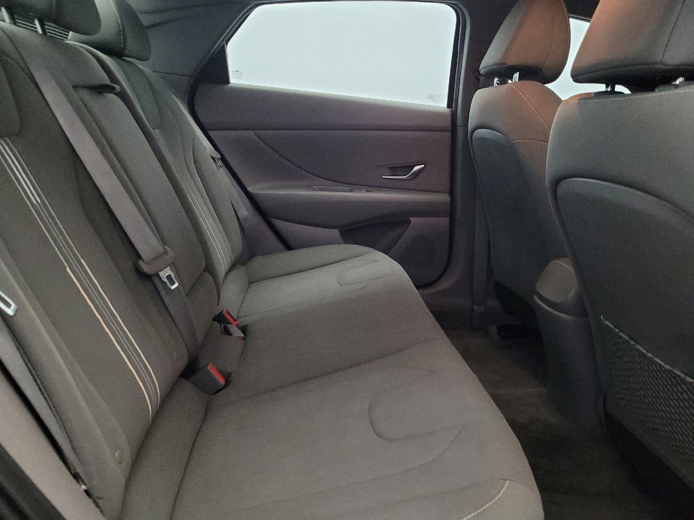Used 2021 Hyundai Elantra SEL w/ Convenience + Premium Package image 19
