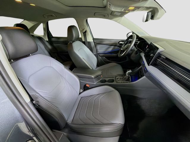 Certified 2025 Volkswagen Jetta SEL FWD image 28
