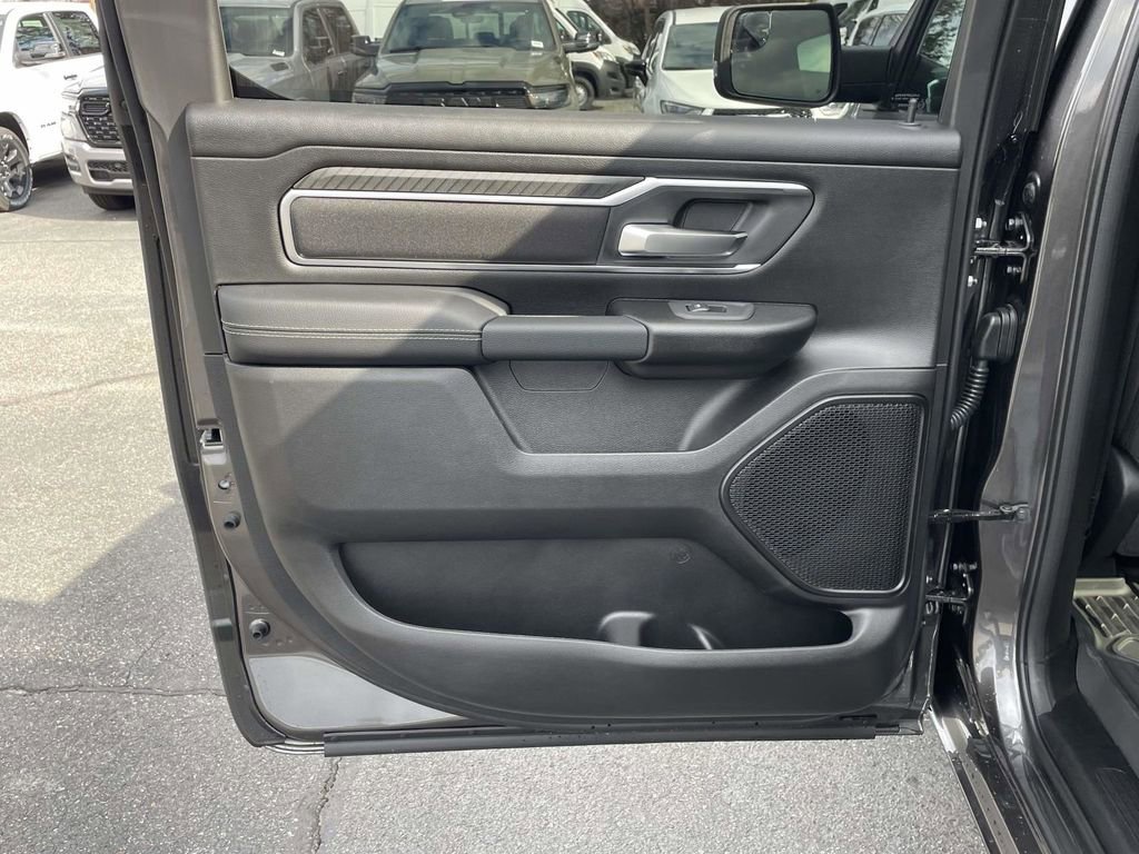 New 2026 RAM 1500 4x4 Crew Cab image 19