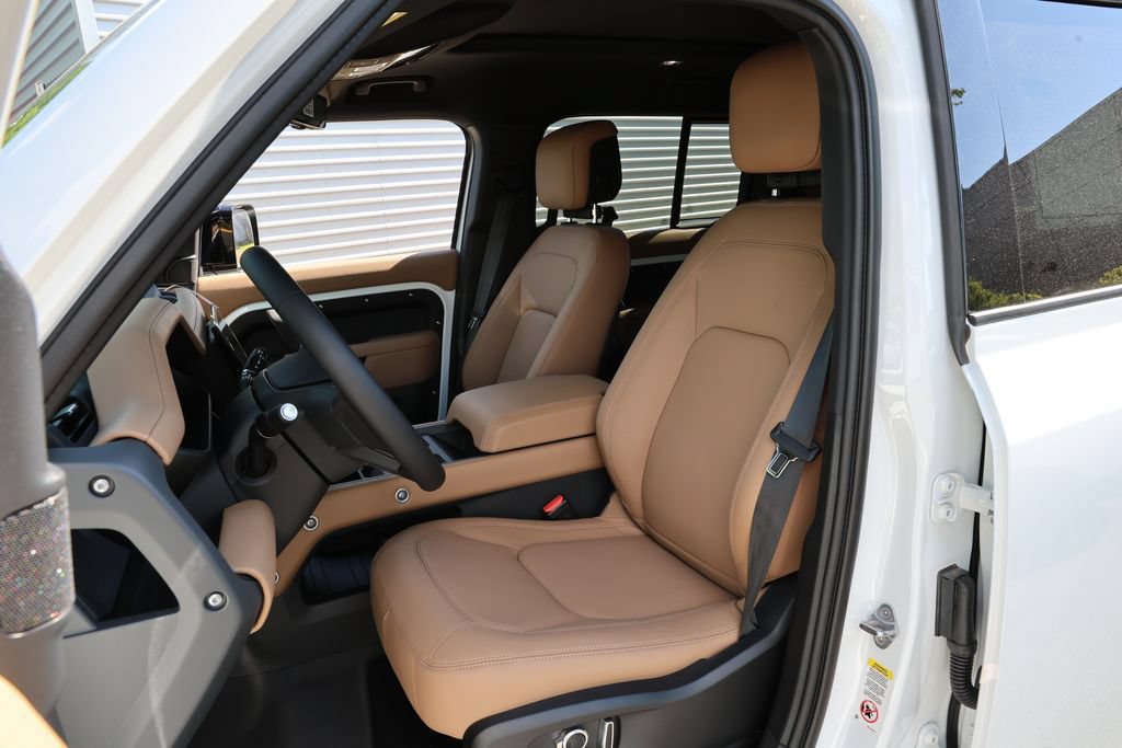 New 2026 Land Rover Defender 130 X-Dynamic SE AWD/4WD image 19