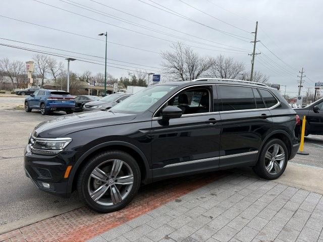 Used 2018 Volkswagen Tiguan SEL Premium w/ 3rd Row Seat Package image 3