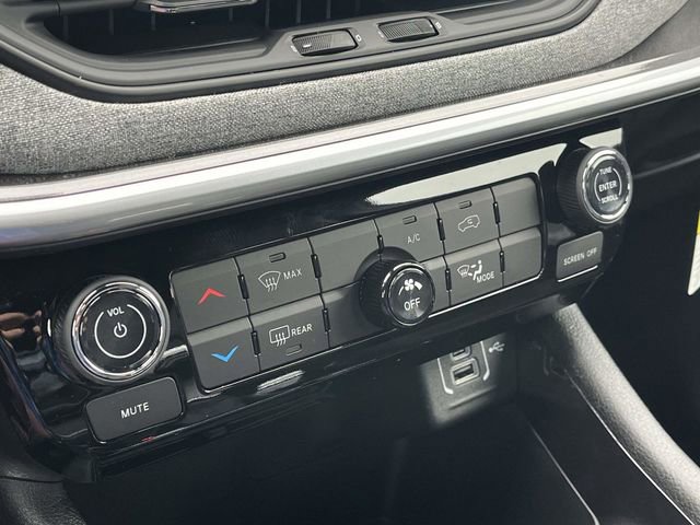 New 2026 Jeep Compass Latitude image 22