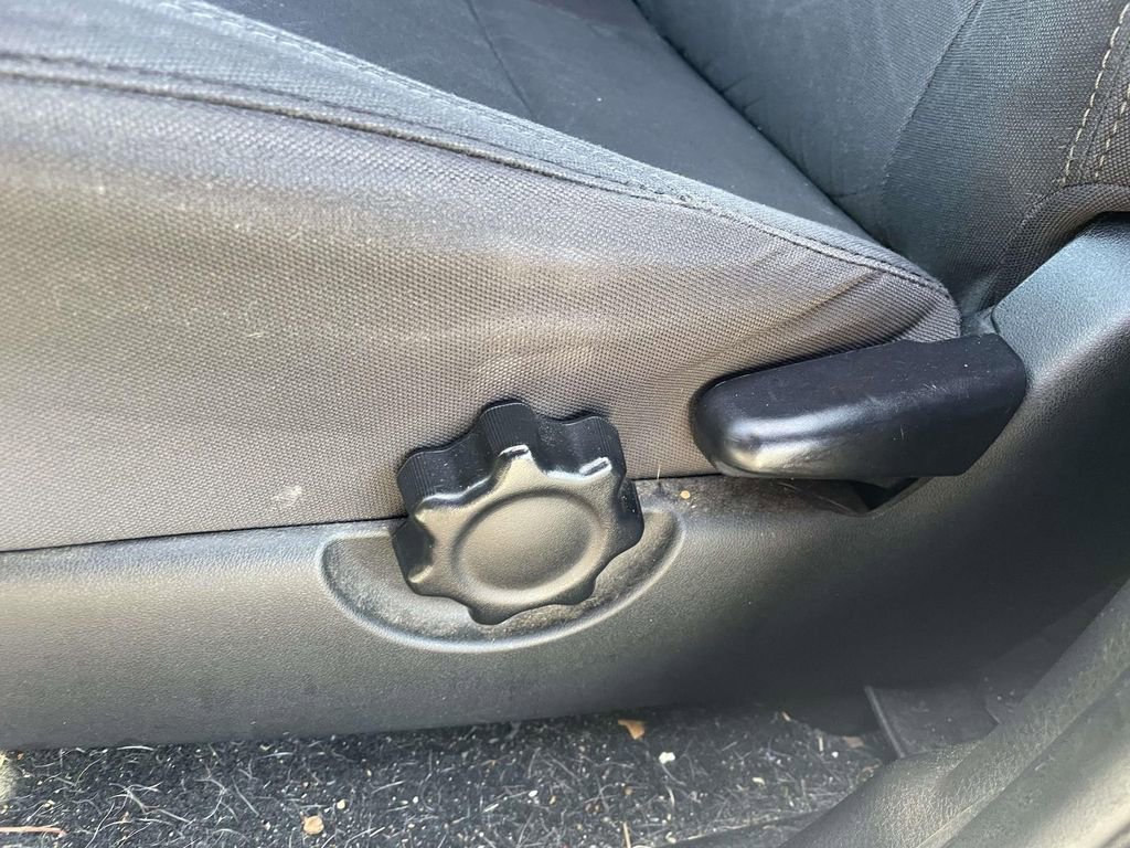 Used 2017 Toyota Tacoma TRD Sport image 28