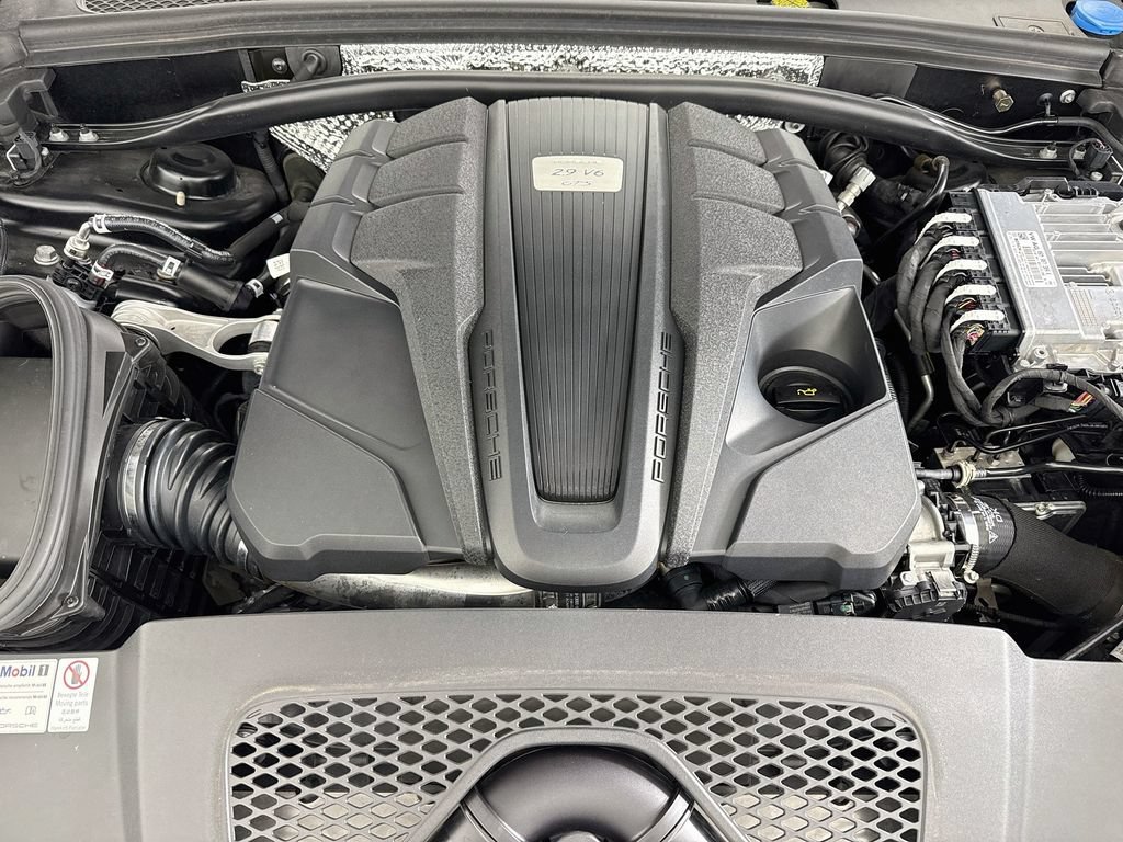 Certified 2020 Porsche Macan GTS AWD/4WD image 32
