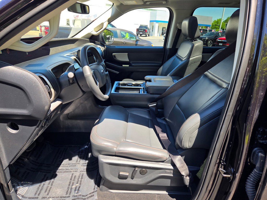 Used 2025 Ford Expedition Active AWD/4WD image 28