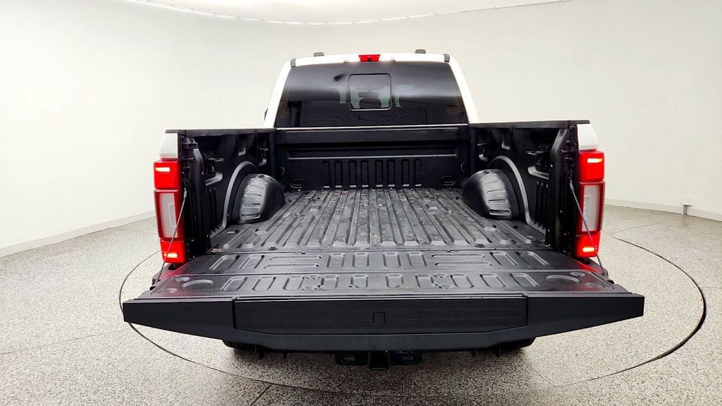 Used 2022 Ford F250 Platinum w/ FX4 Off-Road Package AWD/4WD image 23