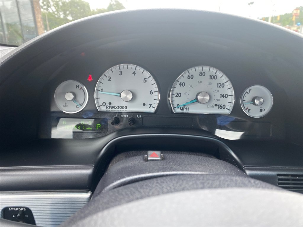 Used 2004 Ford Thunderbird RWD image 12