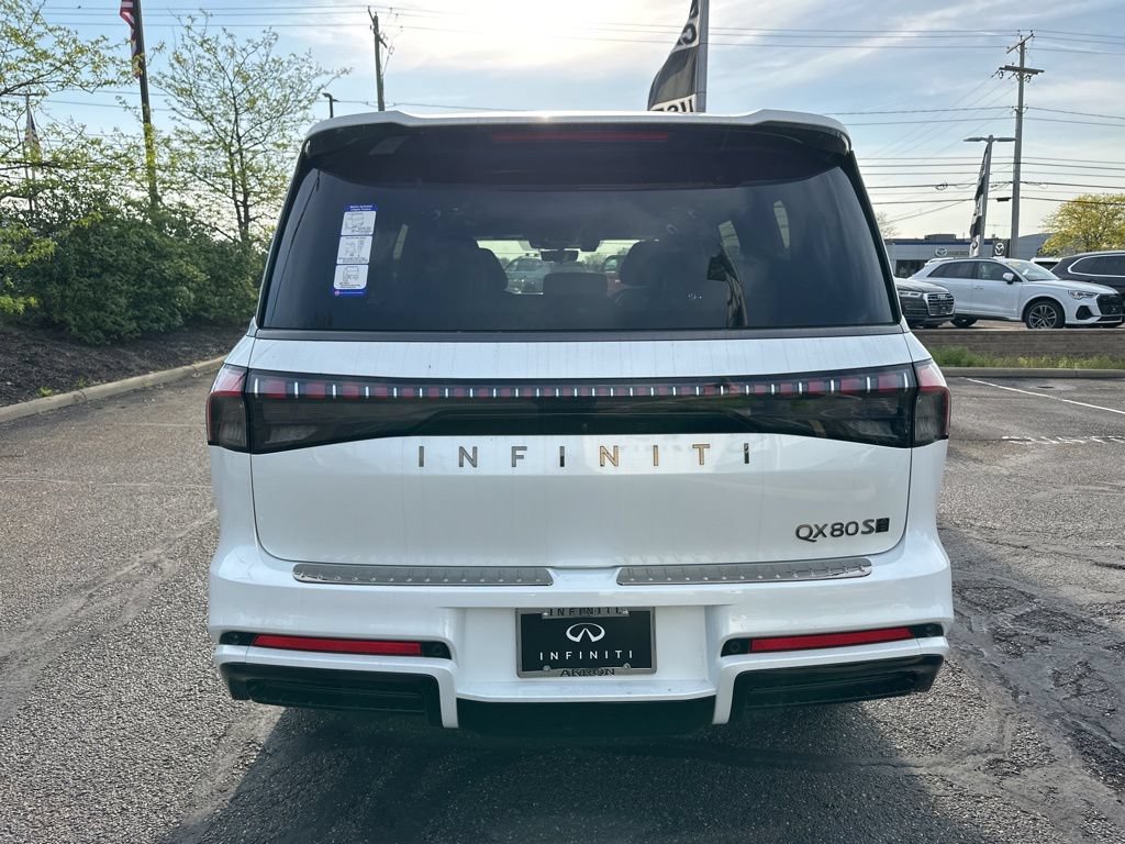 Certified 2026 INFINITI QX80 4WD w/ Sport Exterior Package image 4