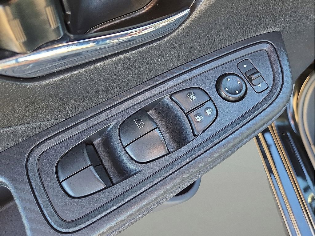 Used 2025 Nissan Versa SV image 21